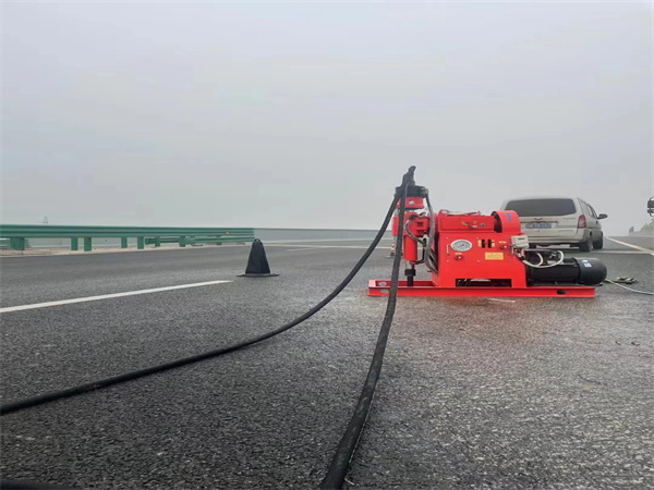 大通马路路基路面开裂下沉注浆加固灌浆